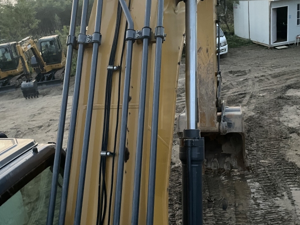 徐工XE240D履帶式挖掘機