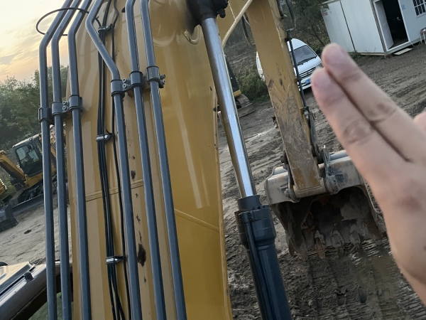 徐工XE240D履帶式挖掘機