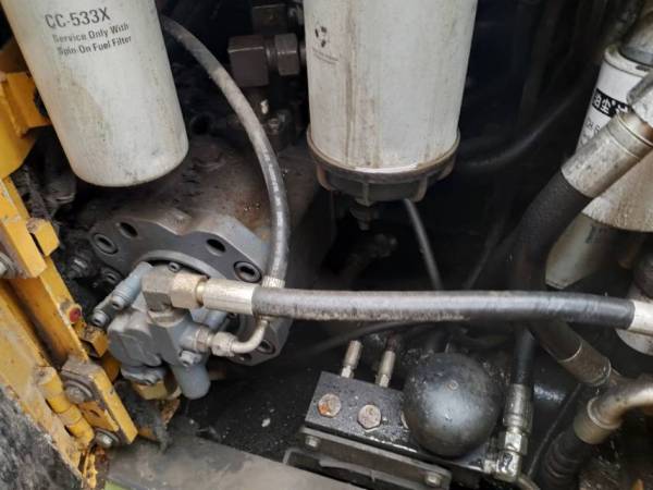 山東臨工LG6135E履帶式挖掘機(jī)