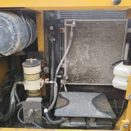 山东临工LG6135E履带式挖掘机