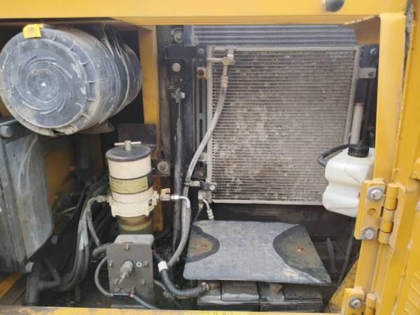 山東臨工LG6135E履帶式挖掘機(jī)