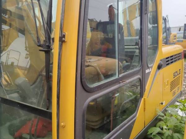 山東臨工LG6135E履帶式挖掘機(jī)