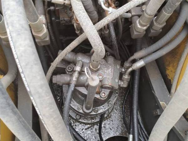 山東臨工LG6135E履帶式挖掘機(jī)