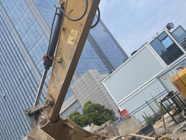 徐工XE135D履帶式挖掘機(jī)