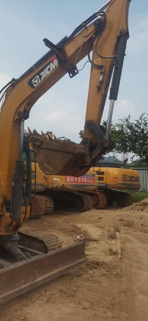 徐工XE215DA履帶式挖掘機(jī)