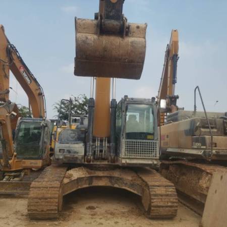 徐工XE215DA履带式挖掘机