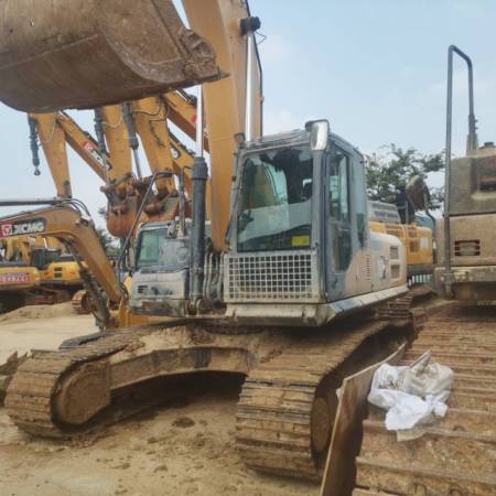 徐工XE215DA履带式挖掘机