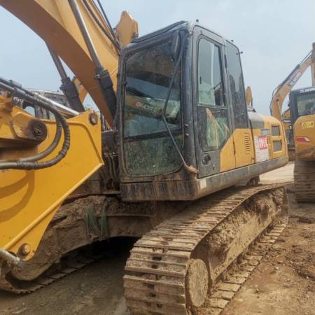 徐工XE215DA履带式挖掘机