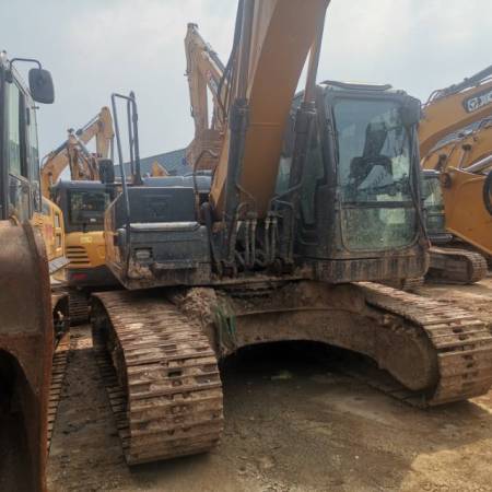 徐工XE215DA履带式挖掘机