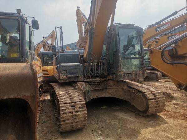 徐工XE215DA履帶式挖掘機(jī)