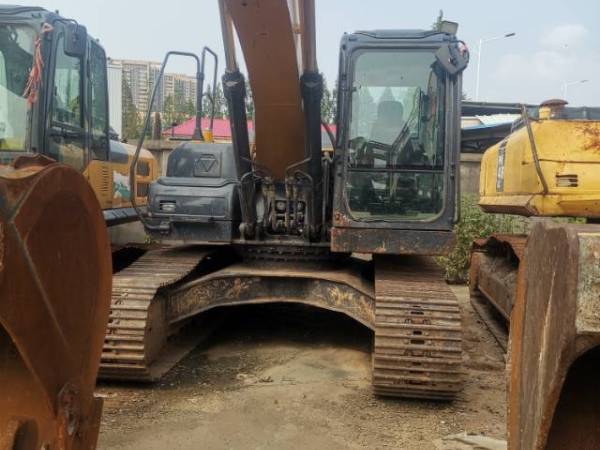 徐工XE215DA履帶式挖掘機(jī)