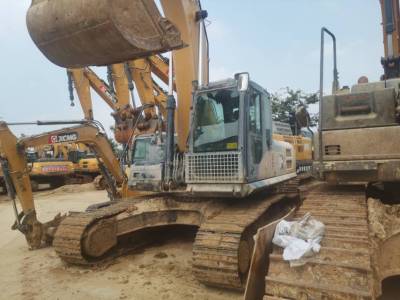 徐工XE270DK履帶式挖掘機(jī)