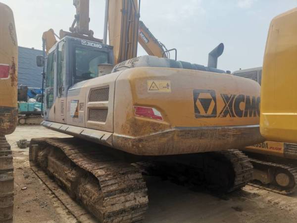 徐工XE270DK履帶式挖掘機