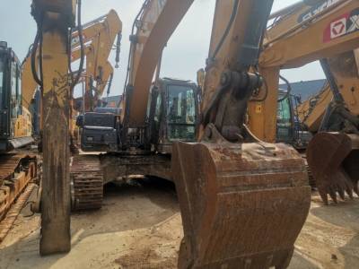 徐工XE270DK履帶式挖掘機