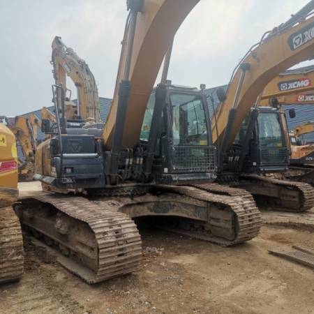 徐工XE270DK履带式挖掘机