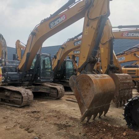 徐工XE270DK履带式挖掘机