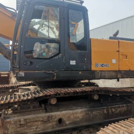 徐工XE470C履带式挖掘机