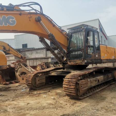 徐工XE470C履带式挖掘机