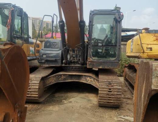 徐工XE200DA履带式挖掘机