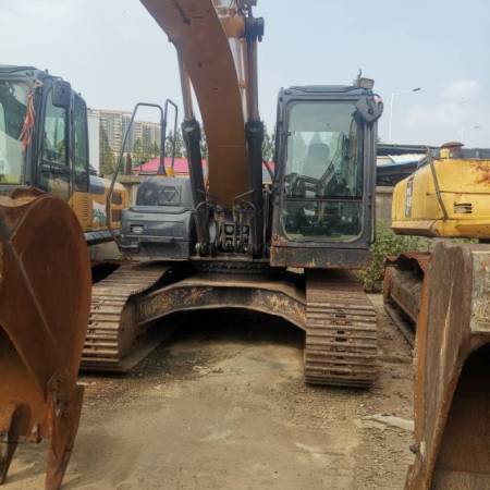 徐工XE200DA履带式挖掘机