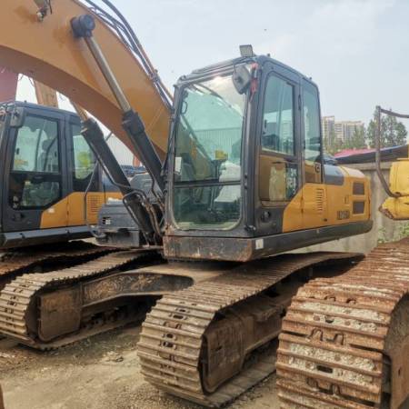 徐工XE200DA履带式挖掘机