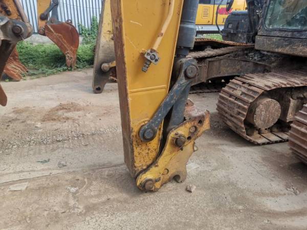 徐工XE200DA履帶式挖掘機(jī)