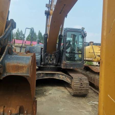 徐工XE200DA履带式挖掘机