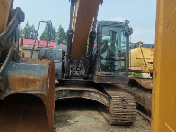 徐工XE200DA履帶式挖掘機(jī)