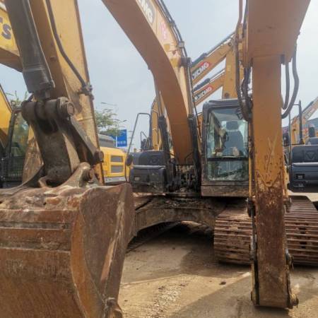 徐工XE215DA履带式挖掘机