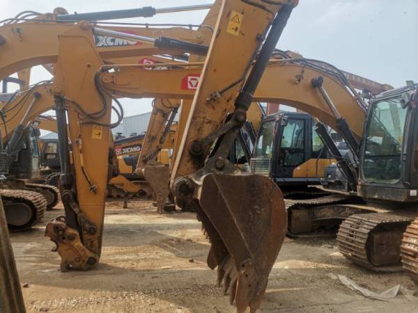 徐工XE215DA履帶式挖掘機(jī)