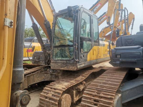 徐工XE215DA履帶式挖掘機(jī)