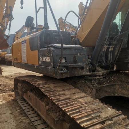 徐工XE215DA履带式挖掘机