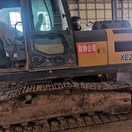 徐工XE215D履带式挖掘机