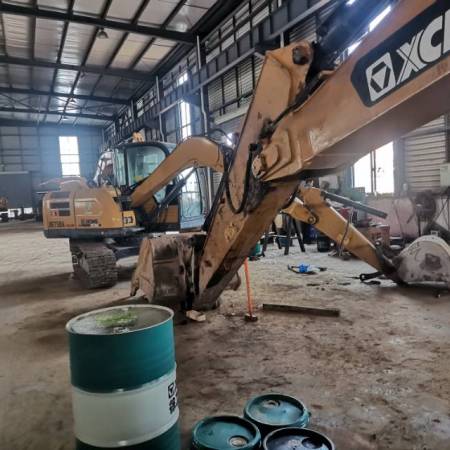 徐工XE215D履带式挖掘机