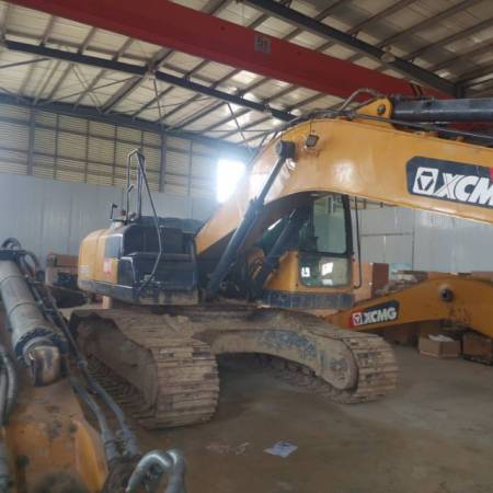 徐工XE215D履带式挖掘机