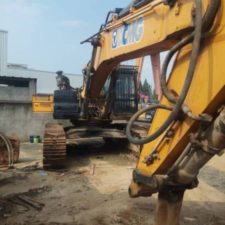 徐工XE470C履带式挖掘机