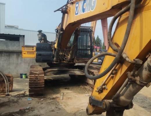 徐工XE470C履带式挖掘机