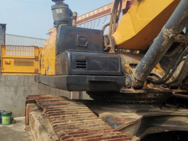 徐工XE470C履帶式挖掘機