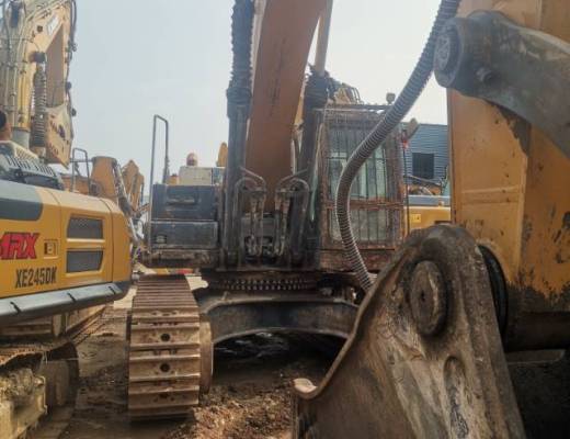 徐工XE520DK履带式挖掘机