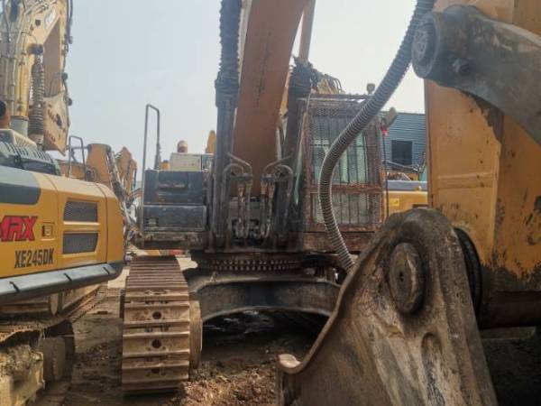 徐工XE520DK履帶式挖掘機(jī)