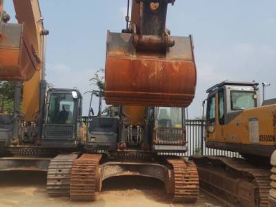 徐工XE380DK履帶式挖掘機