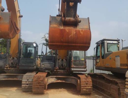 徐工XE380DK履带式挖掘机