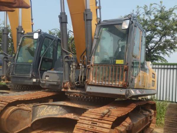 徐工XE380DK履帶式挖掘機(jī)