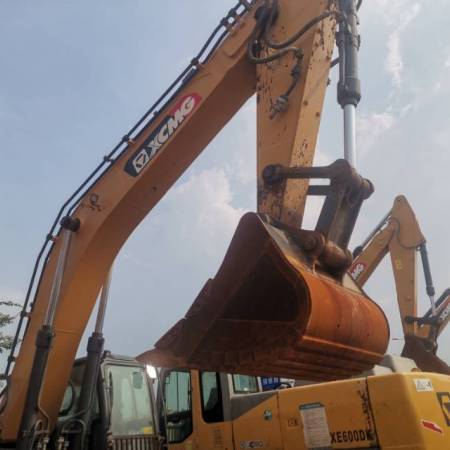 徐工XE380DK履带式挖掘机