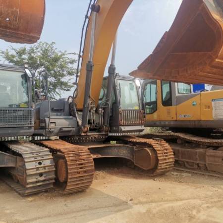 徐工XE380DK履带式挖掘机