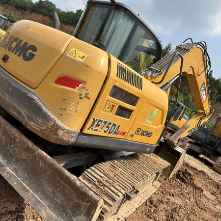 徐工XE75DA履带式挖掘机