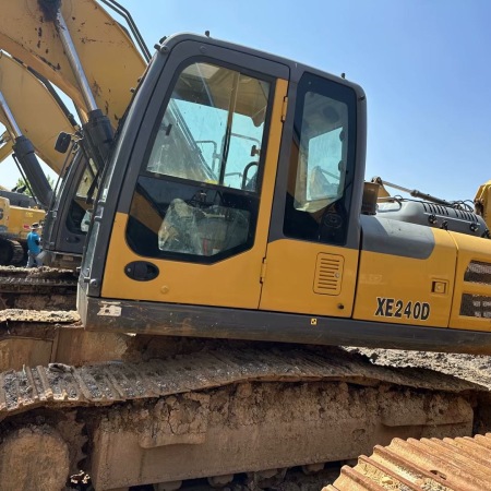 徐工XE200DA履带式挖掘机