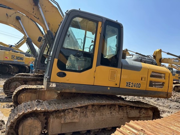 徐工XE200DA履帶式挖掘機(jī)