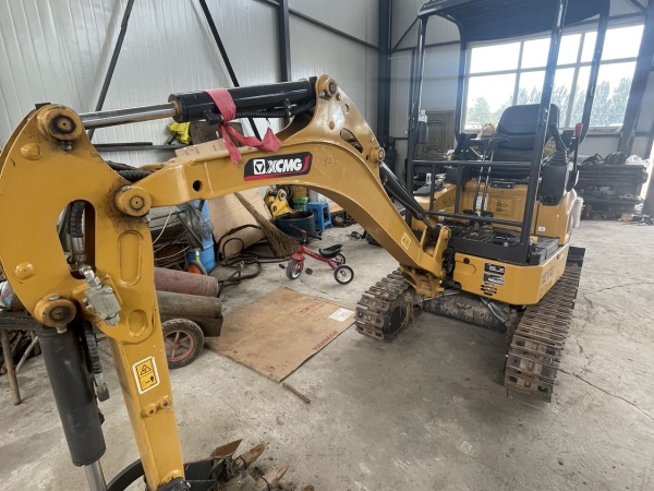 徐工XE17U(G401)履帶式挖掘機(jī)