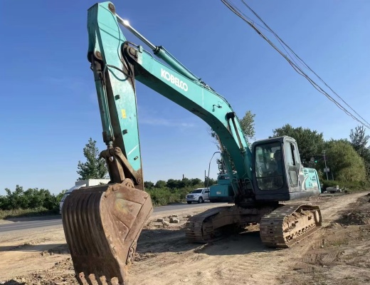 神钢SK260履带式挖掘机